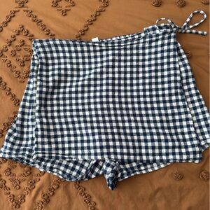 Old Navy Navy and White Checkered Skort